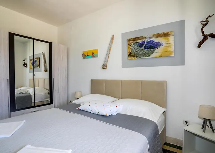 Pensión Juric 32 - Boutique Hvar Town