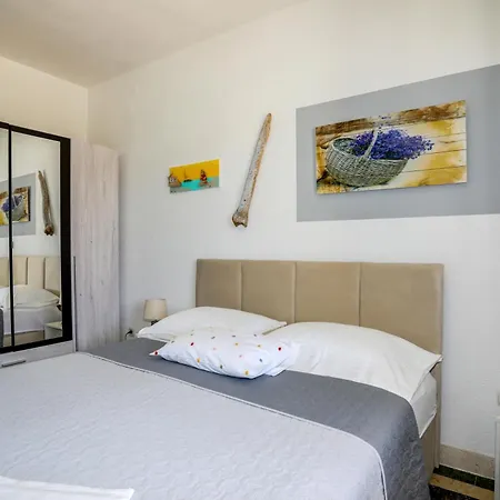 Guest house Juric 32 - Boutique Hvar Town